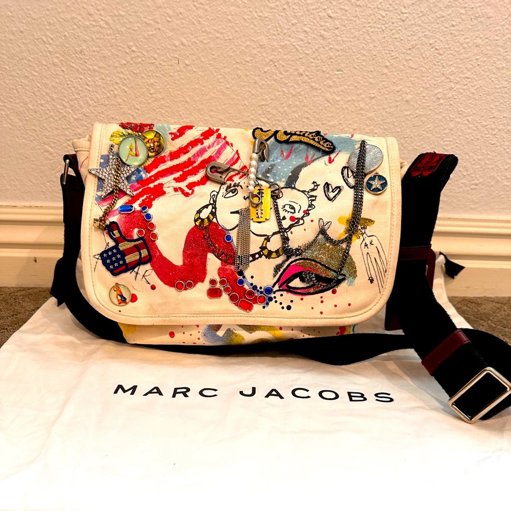 Marc Jacobs crossbody flap bag. Like new!!
